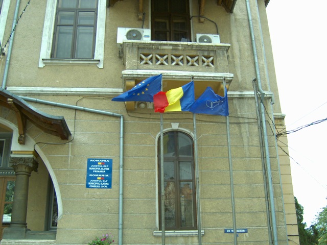 Sediul Primariei - steaguri